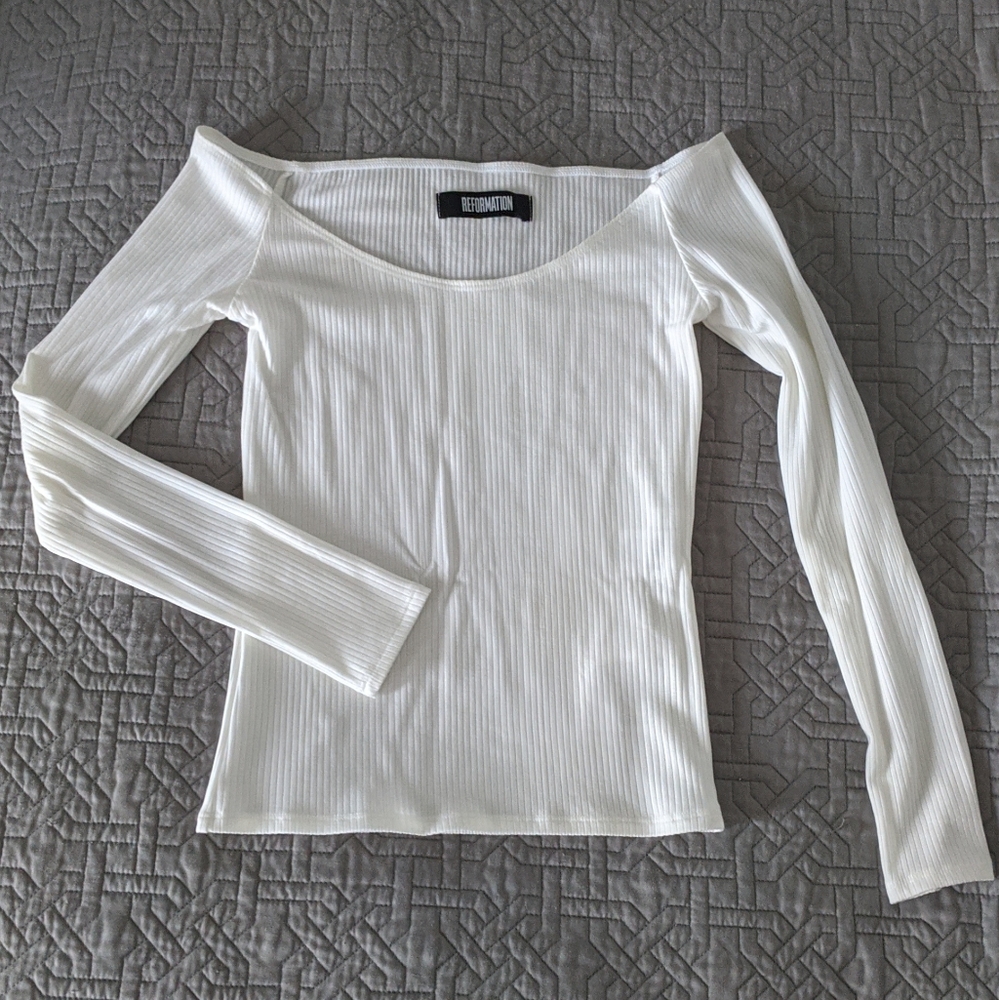 Off the shoulder long sleeved top